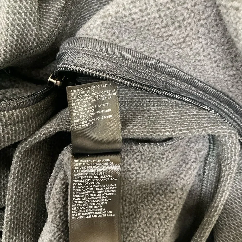 The North Face Men's Gray Fleece Long Sleeve 1/4 Zip Jacket Size M